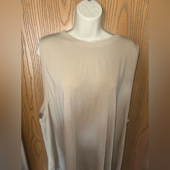 Men’s/ UNISEX Lululemon Tan Loose Fit Tank Top GUC - Picture 6 of 11